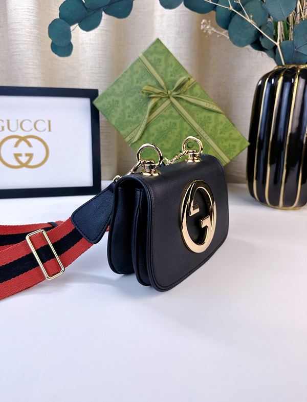 激安グッチバッグコピー背面デザイン